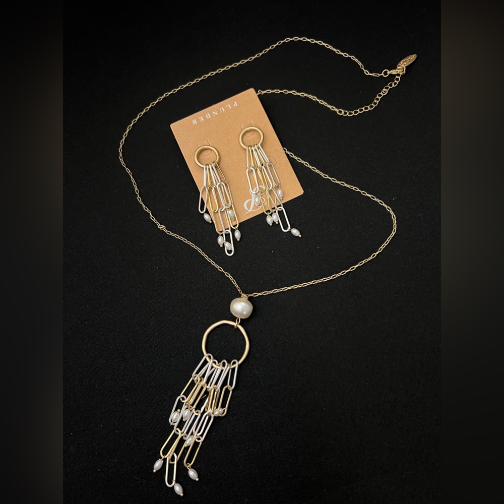 Plunder Gold Bow Earrings